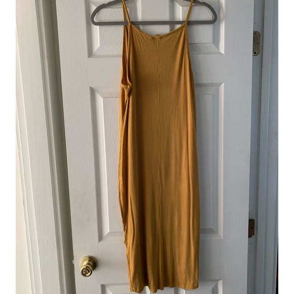 SOLD on CURTSY Spaghetti Strap Dress ☀️ - Picture 2 of 3